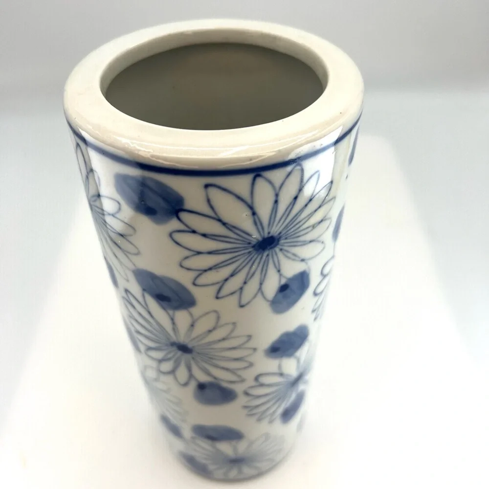 Blue & White Asian Ceramic Floral Vase Daisy Flowers Straight Sided Hall Marked